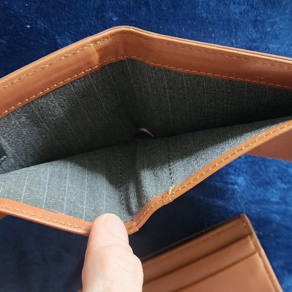 Express Mens Bifold Wallet and Card Holder NWT - Picture 5 of 5